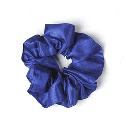 Scrunchie azul satinado bonito tono y suave al tacto diseño a la moda