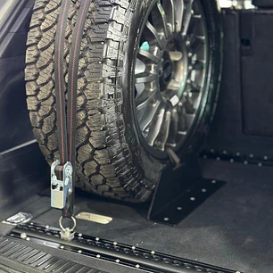 Suporte Pneu fixo de interior