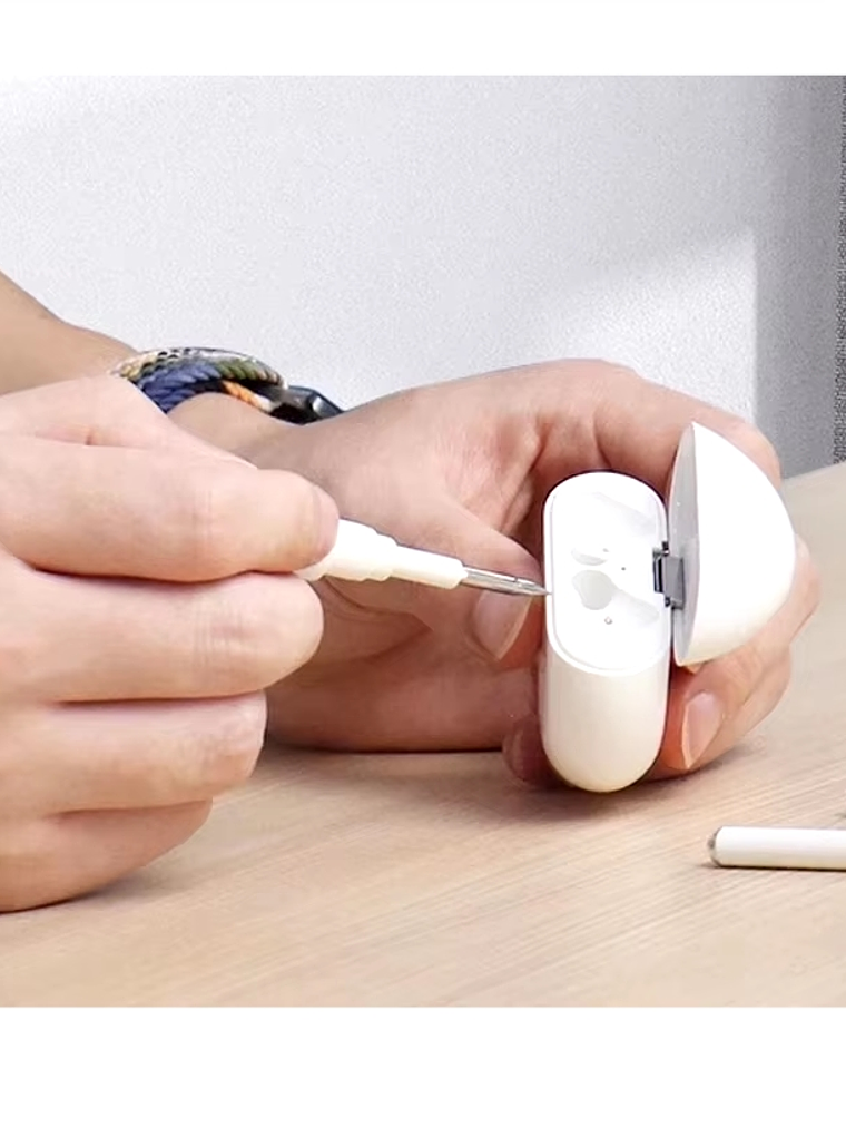 LÁPIZ DE LIMPIEZA PARA AIR PODS 1