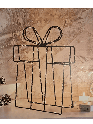 ADORNO metálico con mini LED forma REGALO