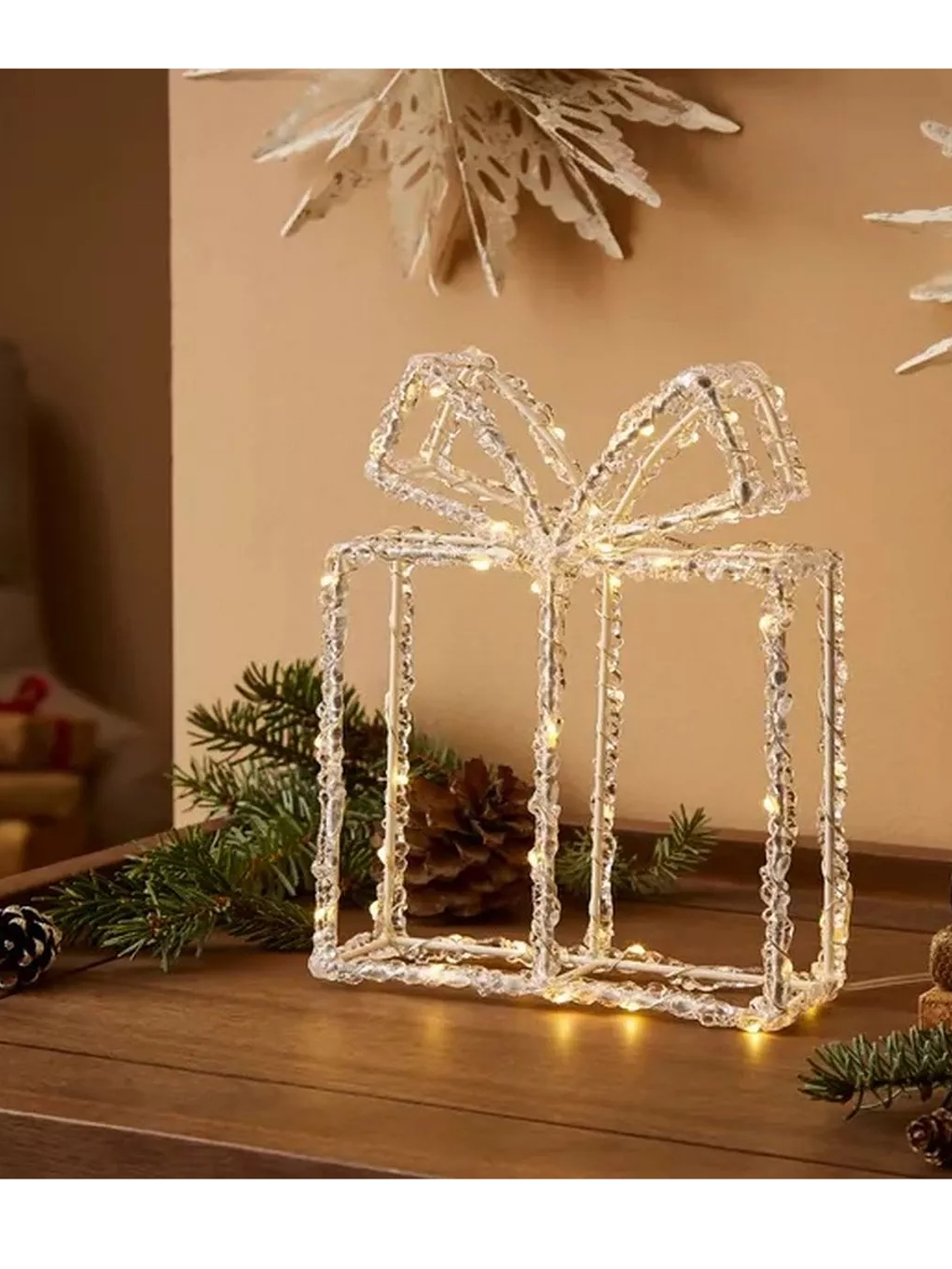 ADORNO metálico con mini LED forma REGALO BLANCO 3
