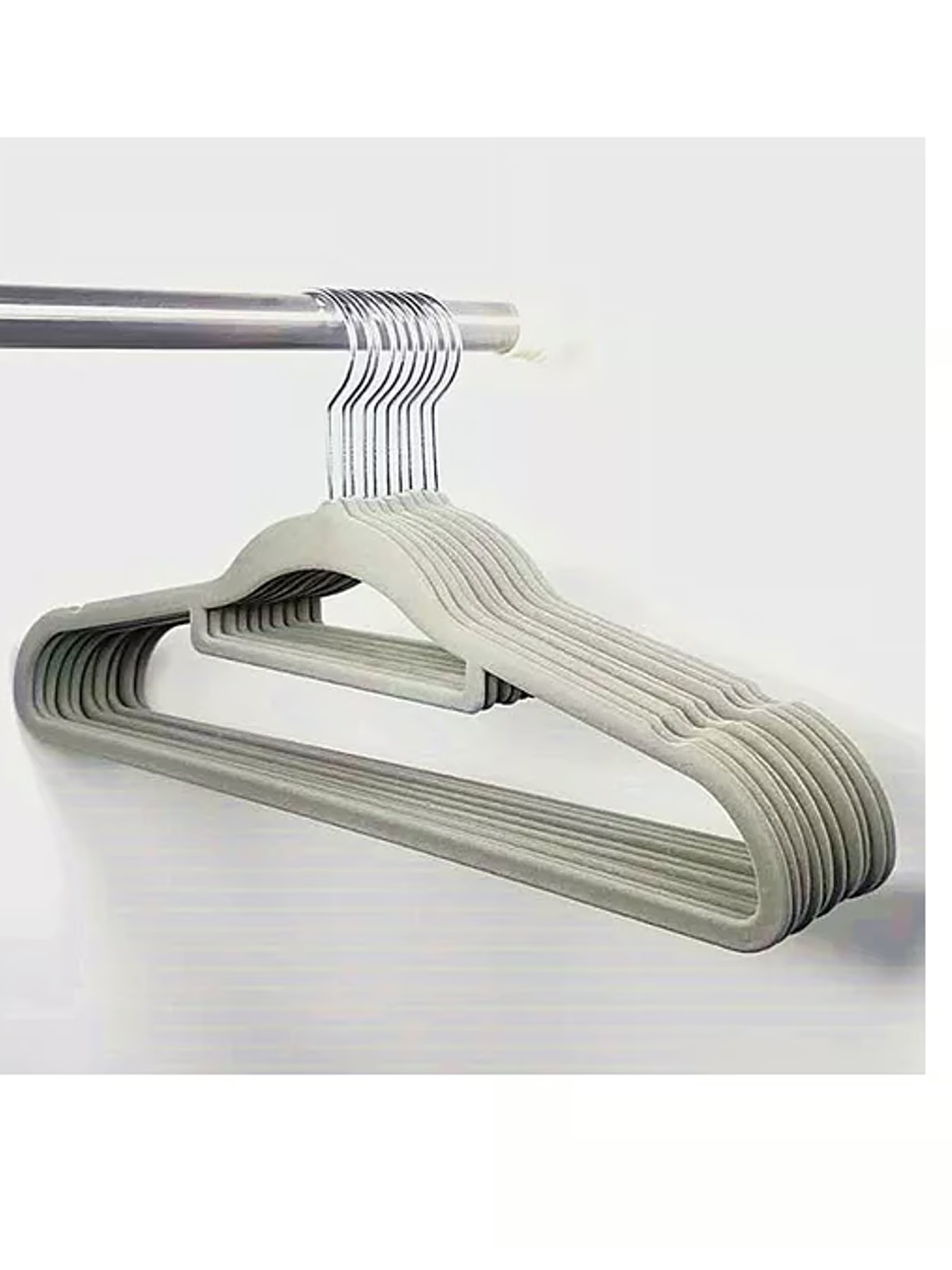 Set de 10 Colgadores o perchas para ropa forrados en terciopelo 2