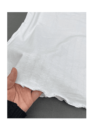 Camiseta con bordado fina y muy cómoda