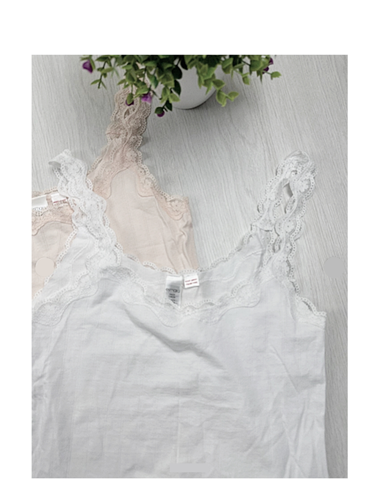 Camiseta con bordado fina y muy cómoda 3