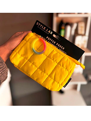 Estuche cosmetiquero suave y esponjoso AMARILLO con pulsera