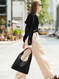 Tote bag color negro con broche sin cierres PU Negro textura cuero - Miniatura 1