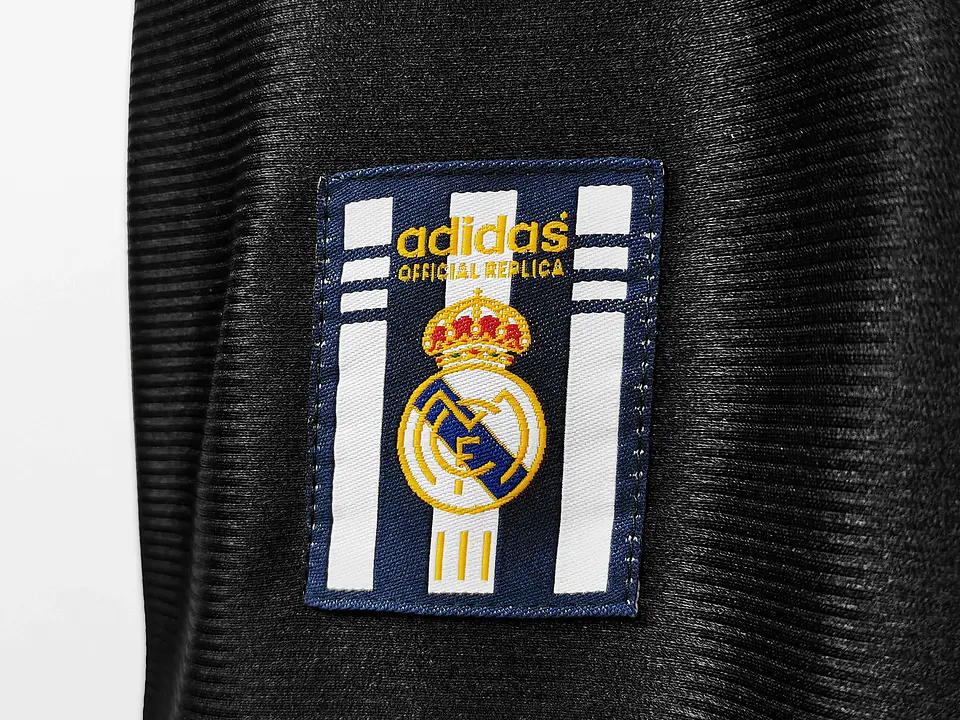 Real Madrid Away 99/01 11
