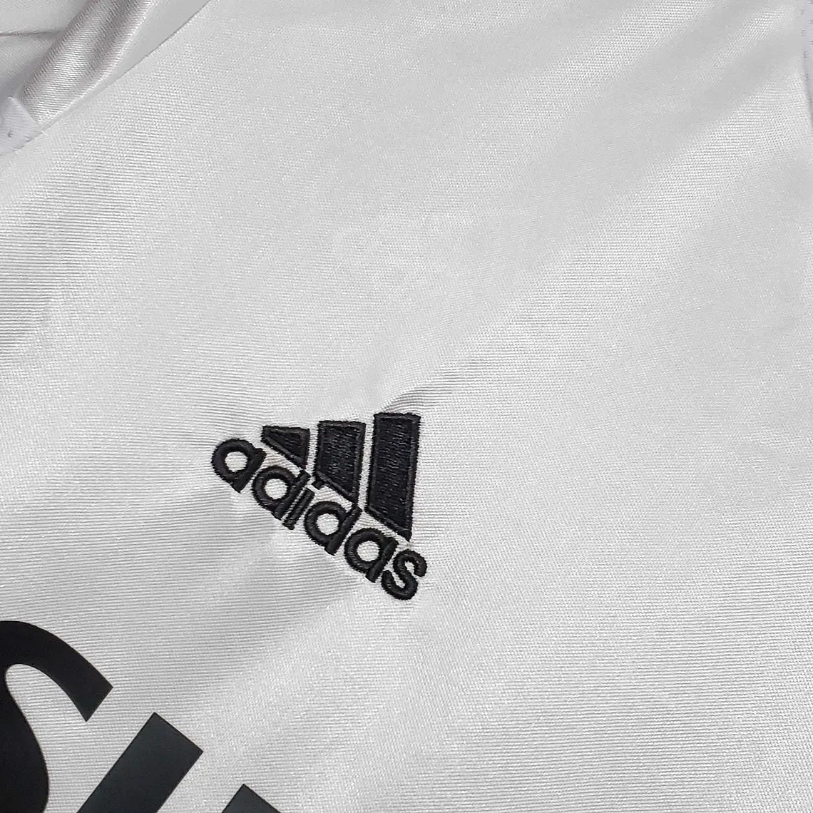 Real Madrid Home 04/05 7