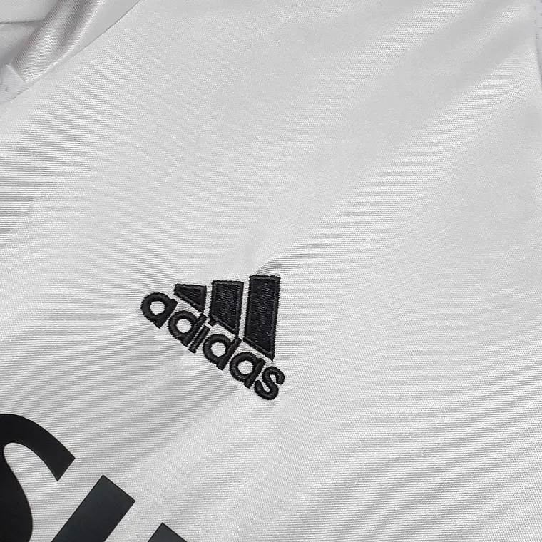 Real Madrid Home 04/05 7