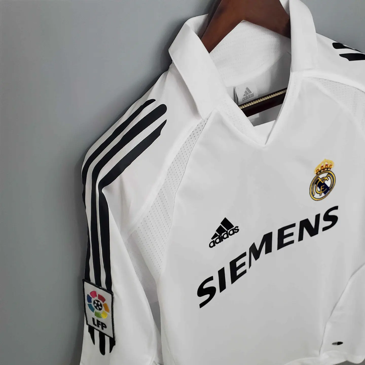 Real Madrid Home 05/06 4