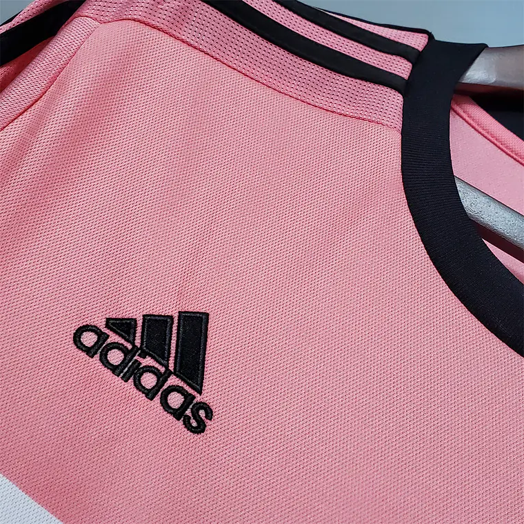 Juventus Away 15/16 7
