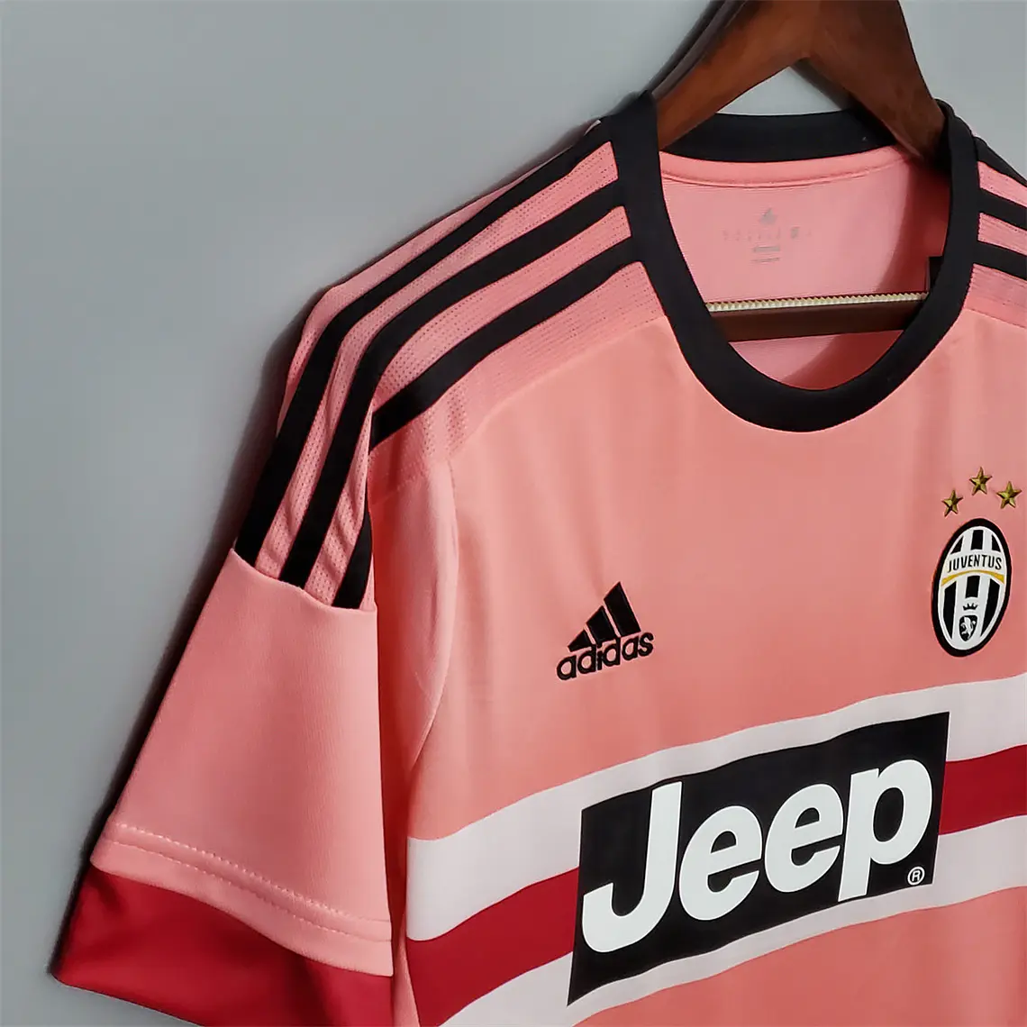Juventus Away 15/16 4