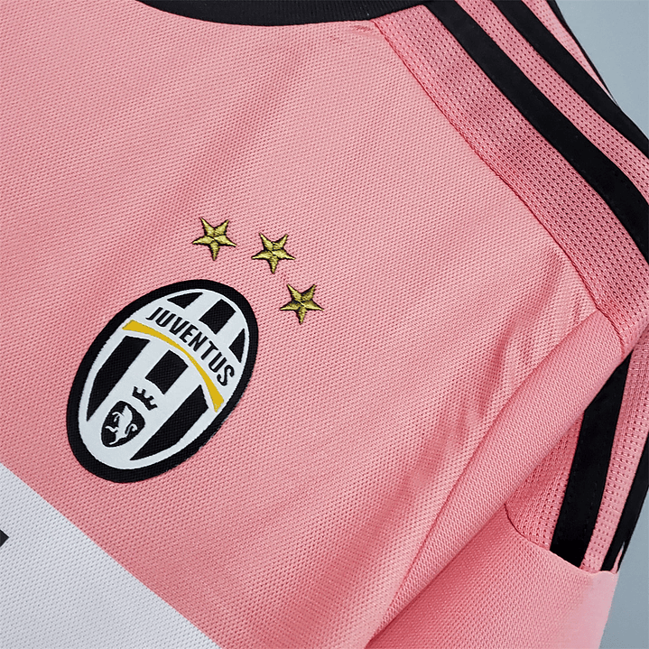 Juventus Away 15/16 5