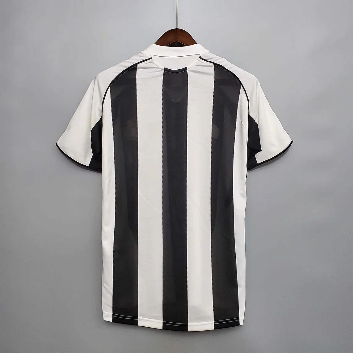 Newcastle United Home 05/06 3