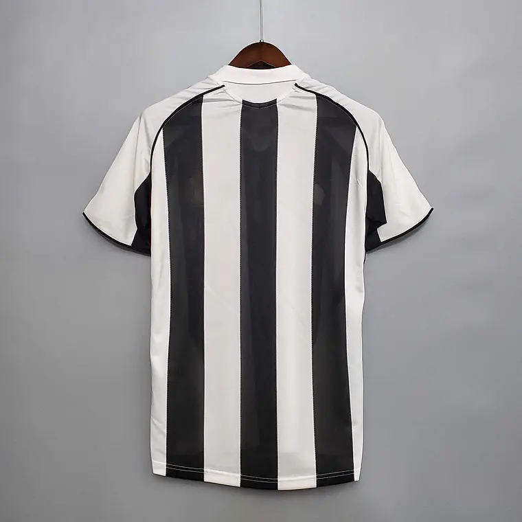 Newcastle United Home 05/06 3