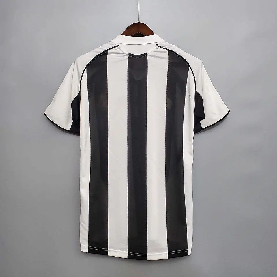 Newcastle United Home 05/06 3
