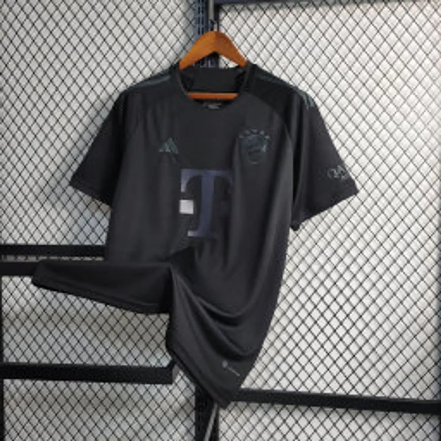 Bayern Black 4