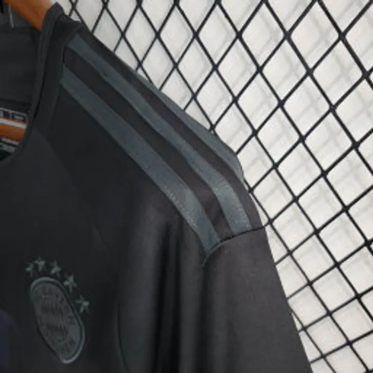 Bayern Black 6