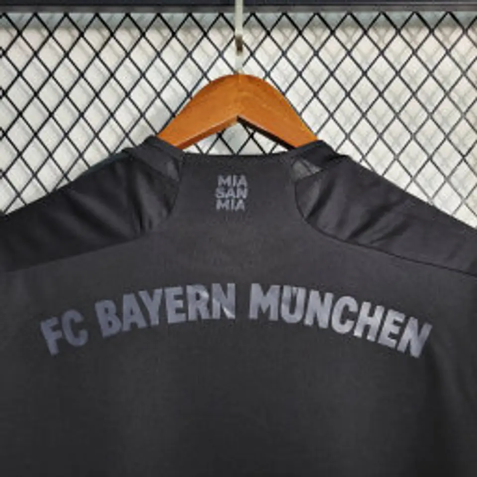 Bayern Black 11