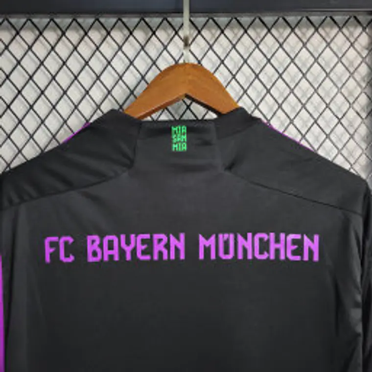 Bayern Away 23/24 11