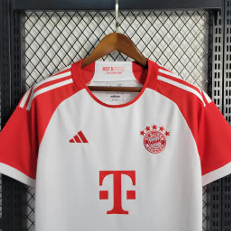 Bayern Home 23/24 5