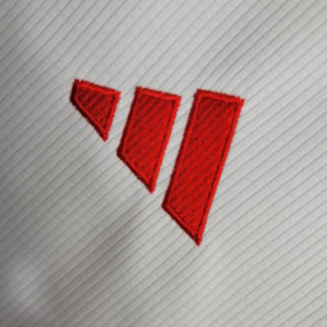 Bayern Home 23/24 8