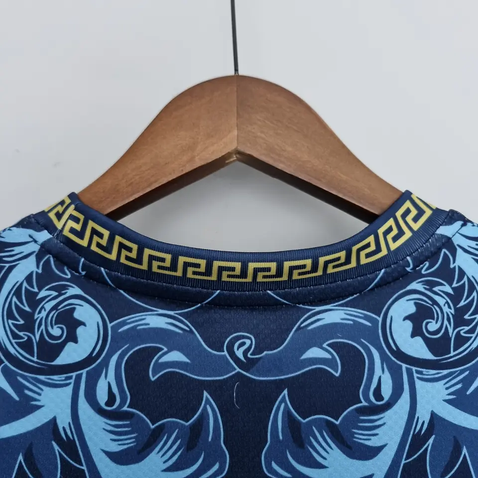 Itália Versace 9
