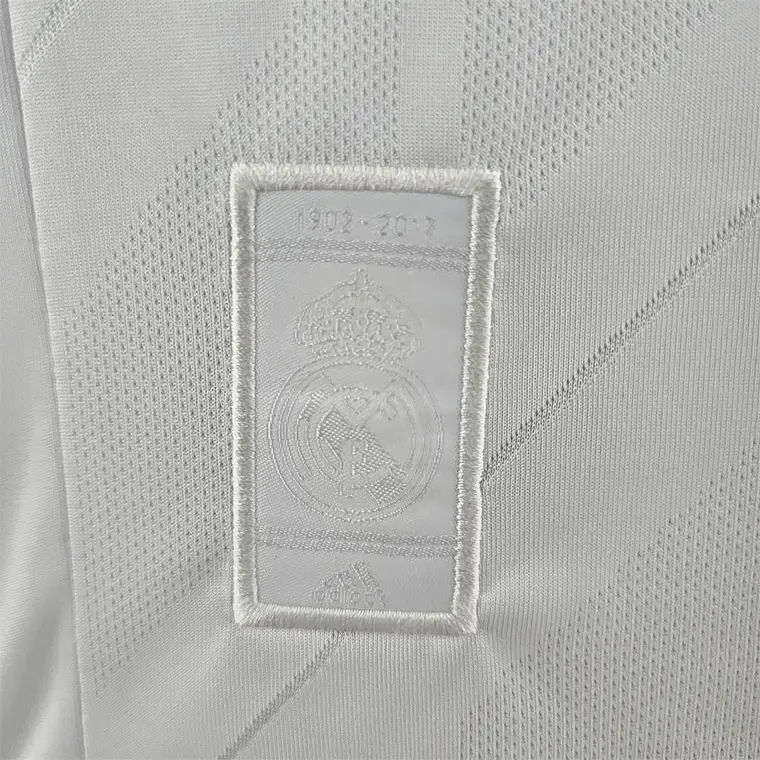 Real Madrid Home 17/18 11