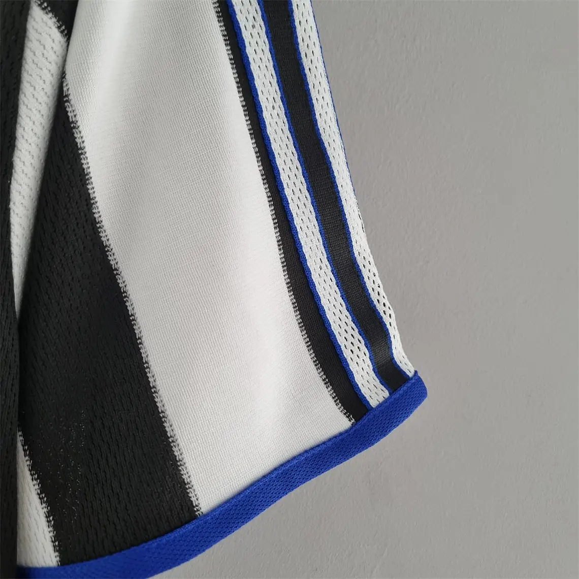 Newcastle Home 00/01 7