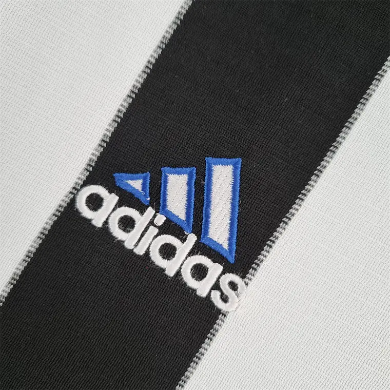 Newcastle Home 00/01 10