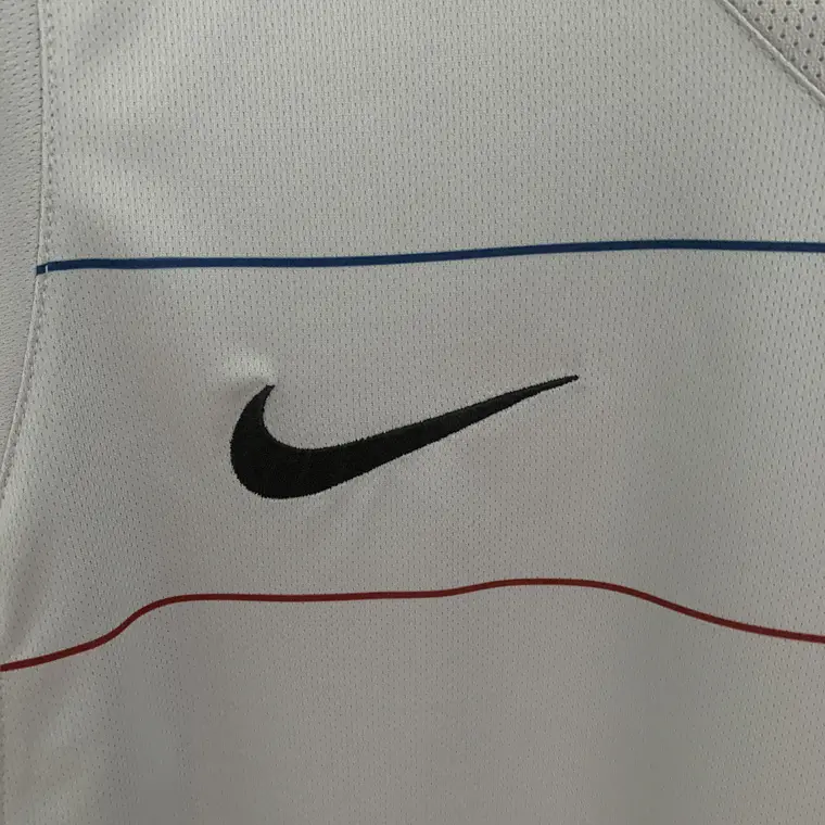 Barcelona Away 03/04 5
