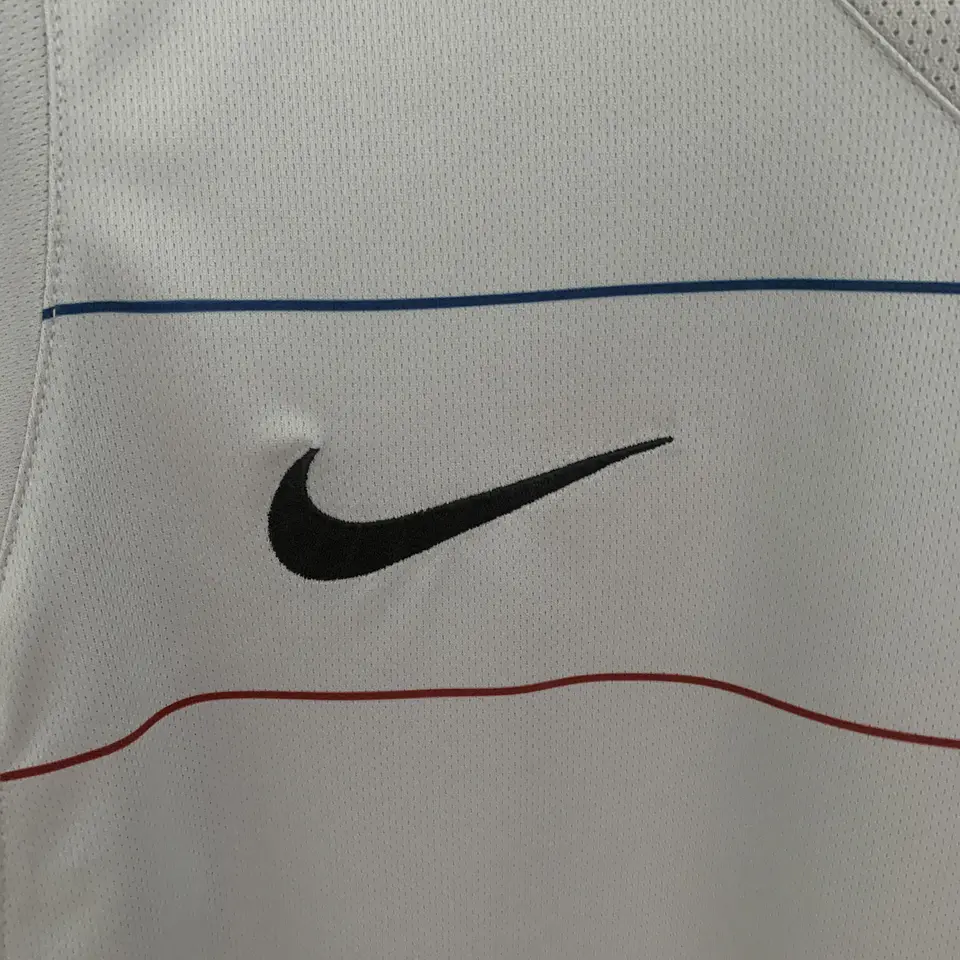 Barcelona Away 03/04 5