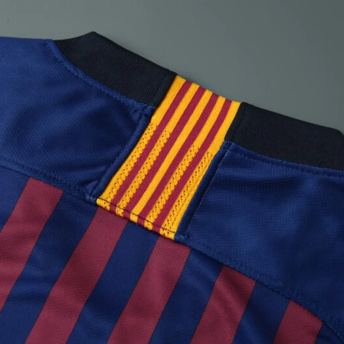 Barcelona Home 18/19 10