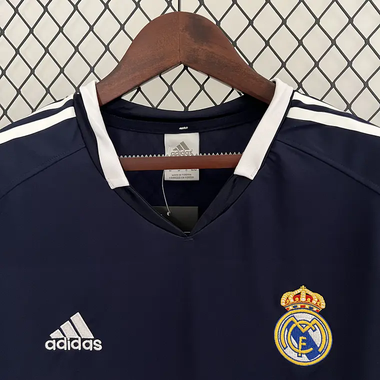 Real Madrid Away 04/05 4