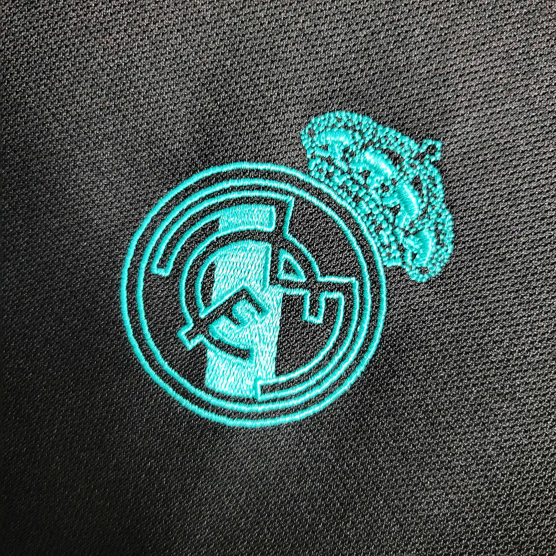 Real Madrid Away 17/18 Manga Longa  4