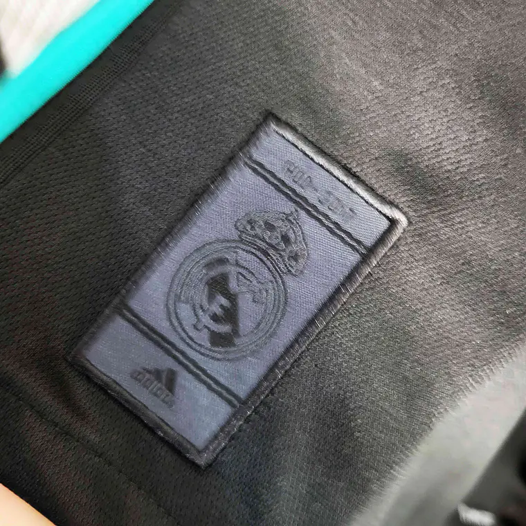 Real Madrid Away 17/18 Manga Longa  9