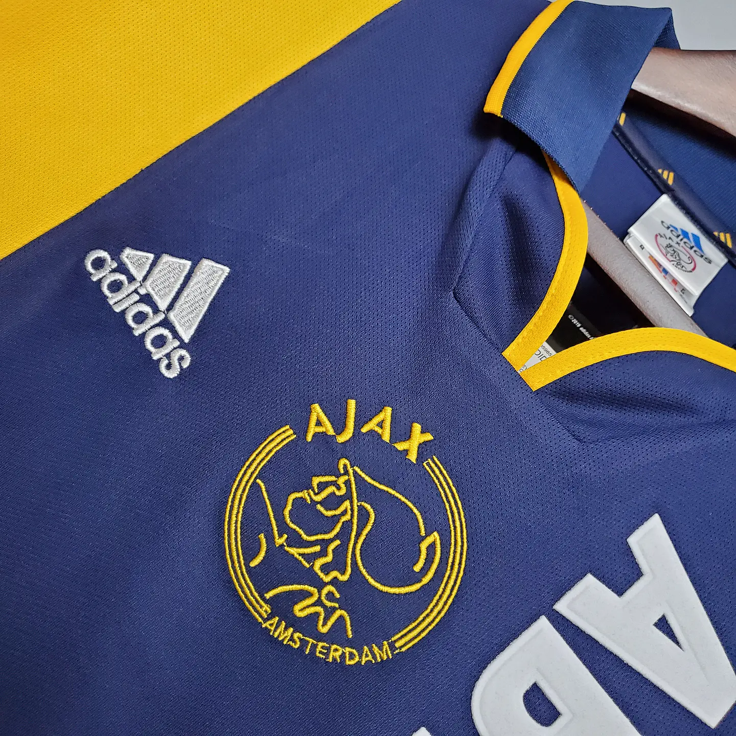Ajax Away 00/01 5