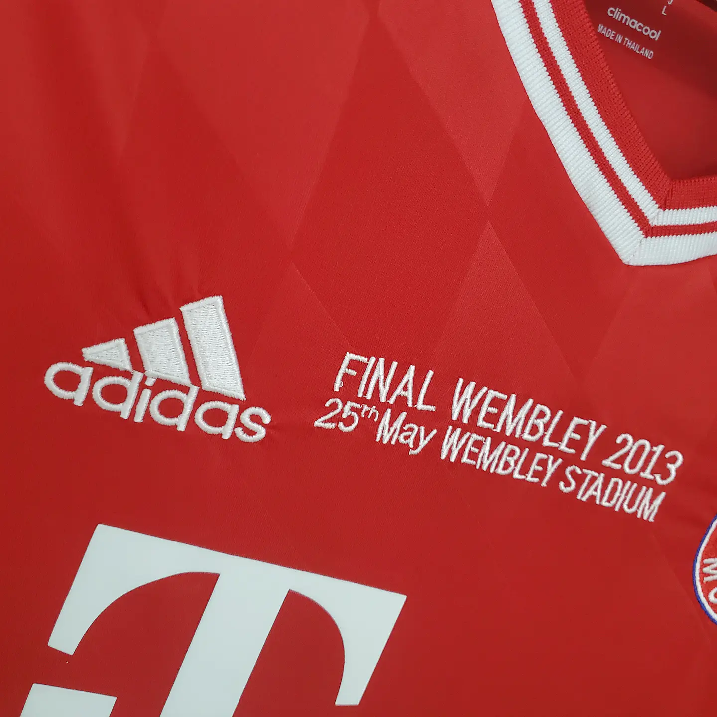 Bayern Home 13/14 8