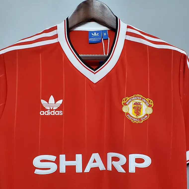 Manchester United Home 83/84 3