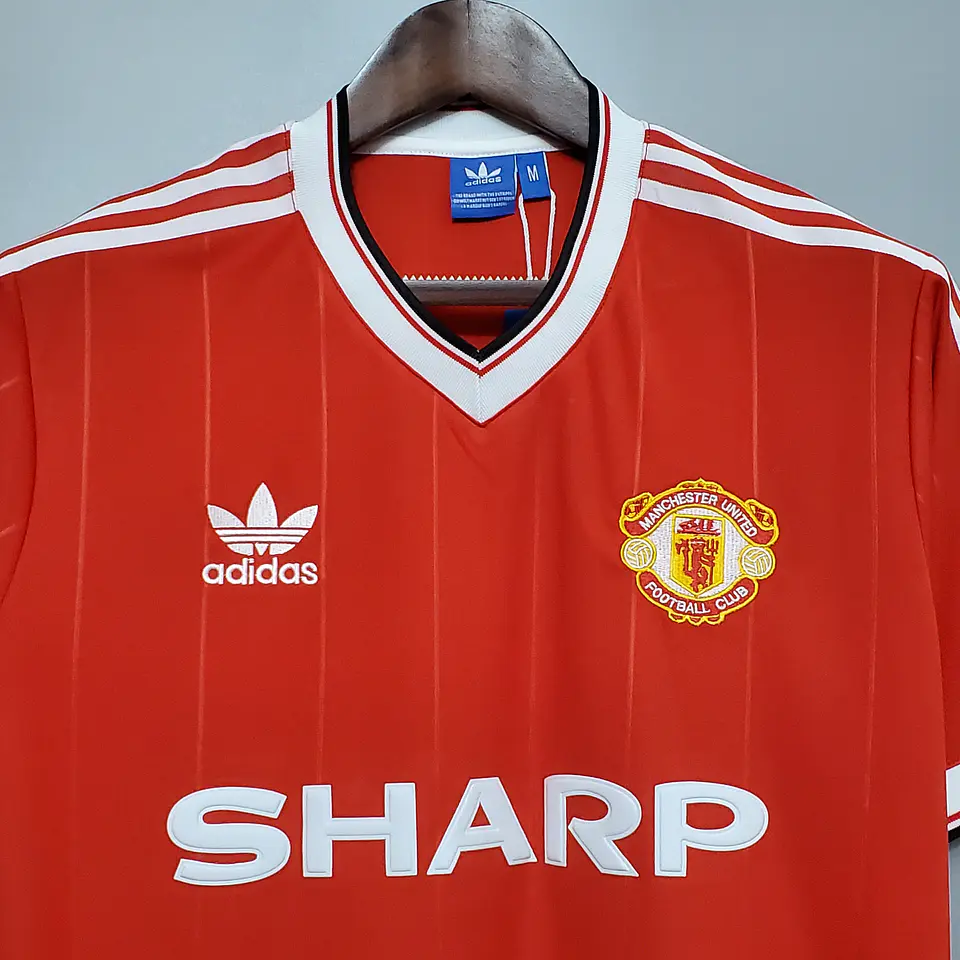 Manchester United Home 83/84 3