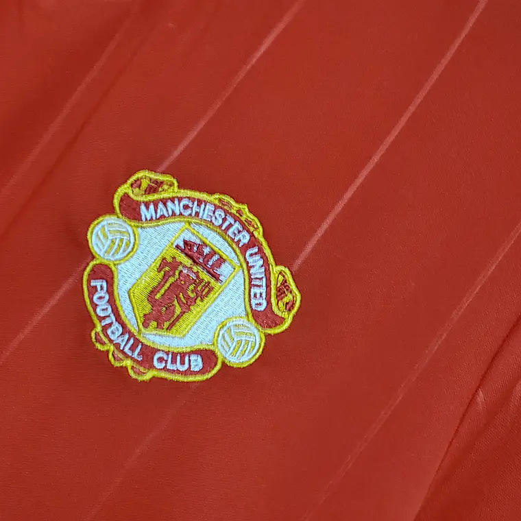 Manchester United Home 83/84 5