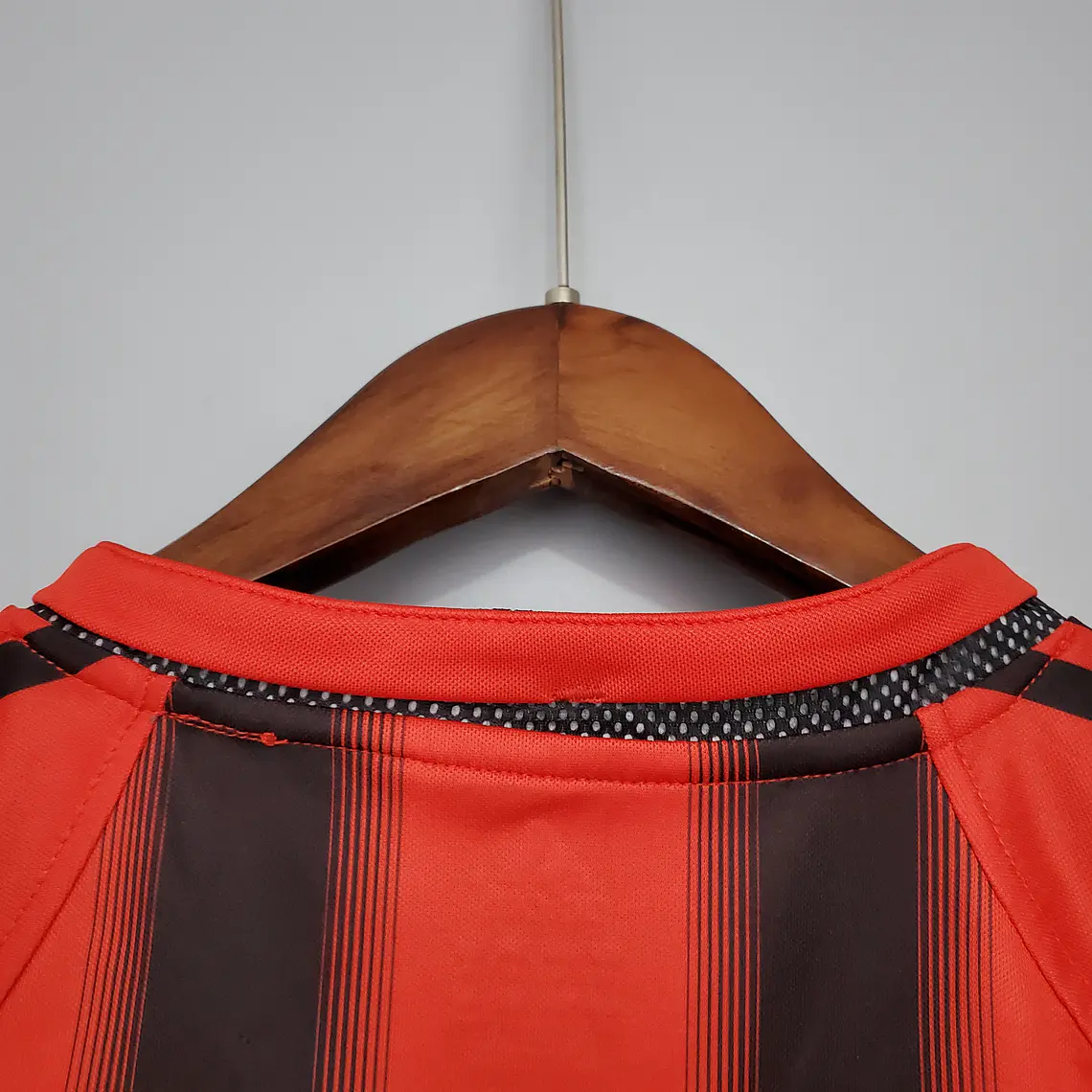 Milan Home 04/05 8