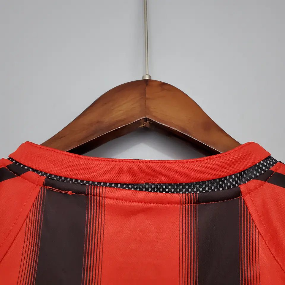 Milan Home 04/05 8