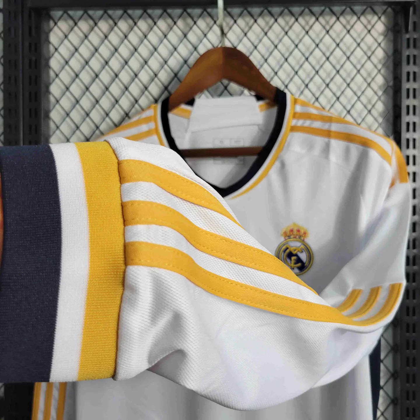 Real Madrid Home 23/24 Manga Longa  7