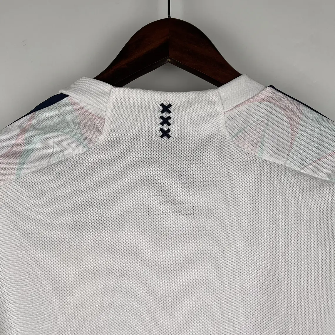 Ajax Away 23/24 8