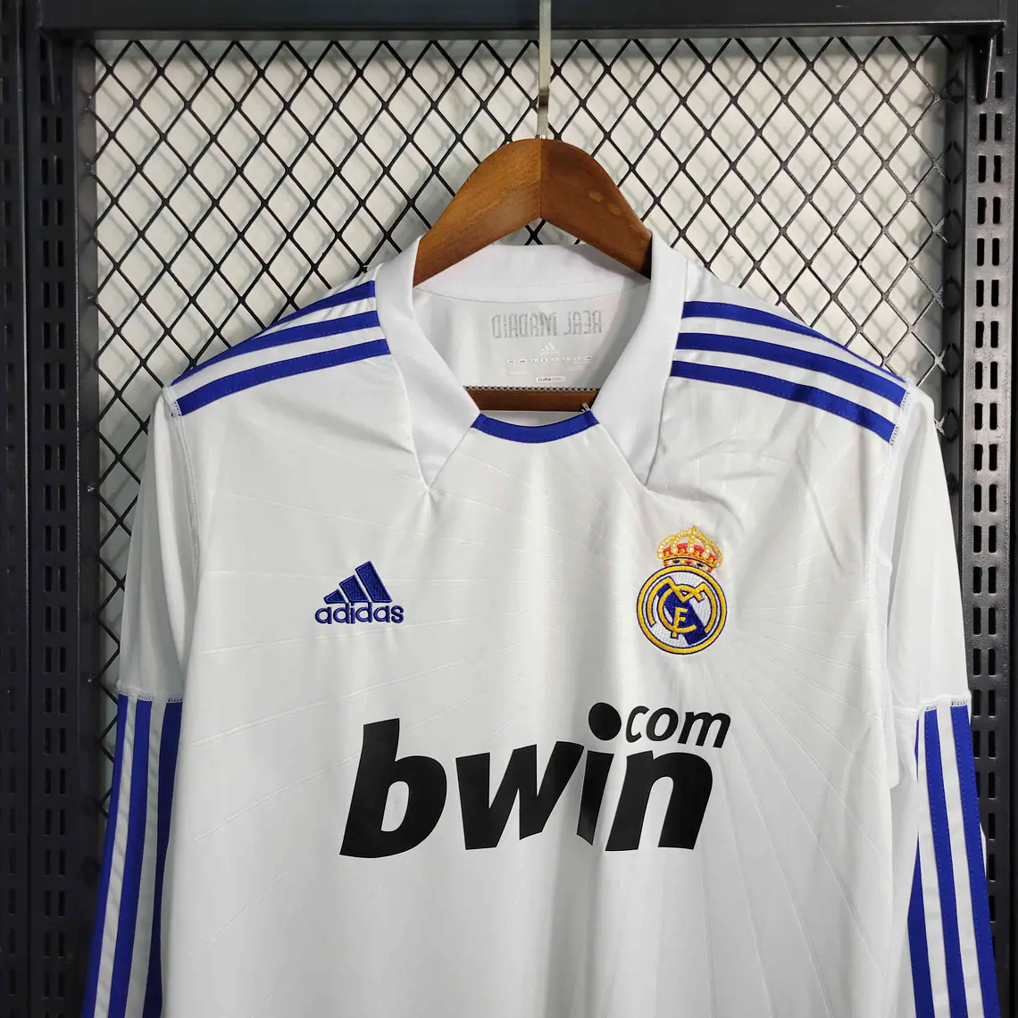 Real Madrid Home 10/11 Manga Longa  3