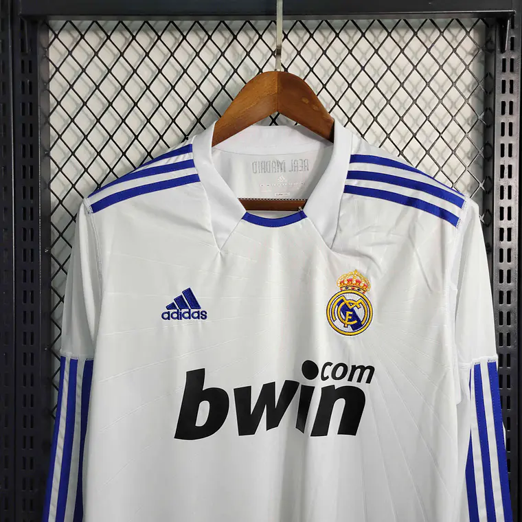 Real Madrid Home 10/11 Manga Longa  3