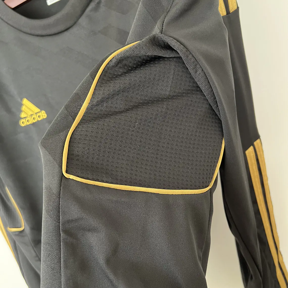 Real Madrid Away 11/12 Manga Longa 4