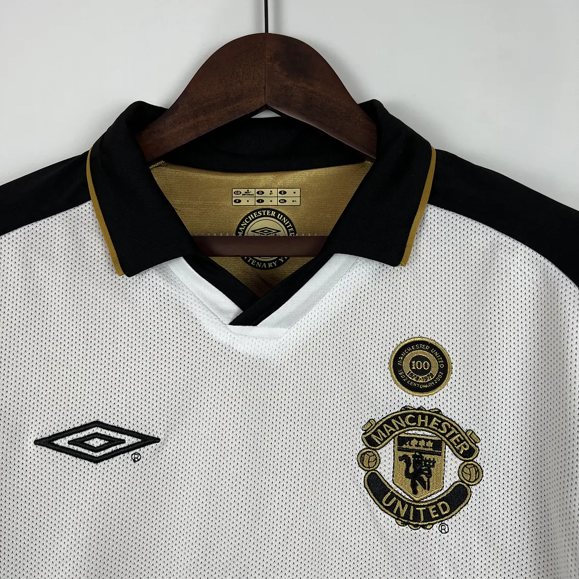 Manchester United Away 01/02 3
