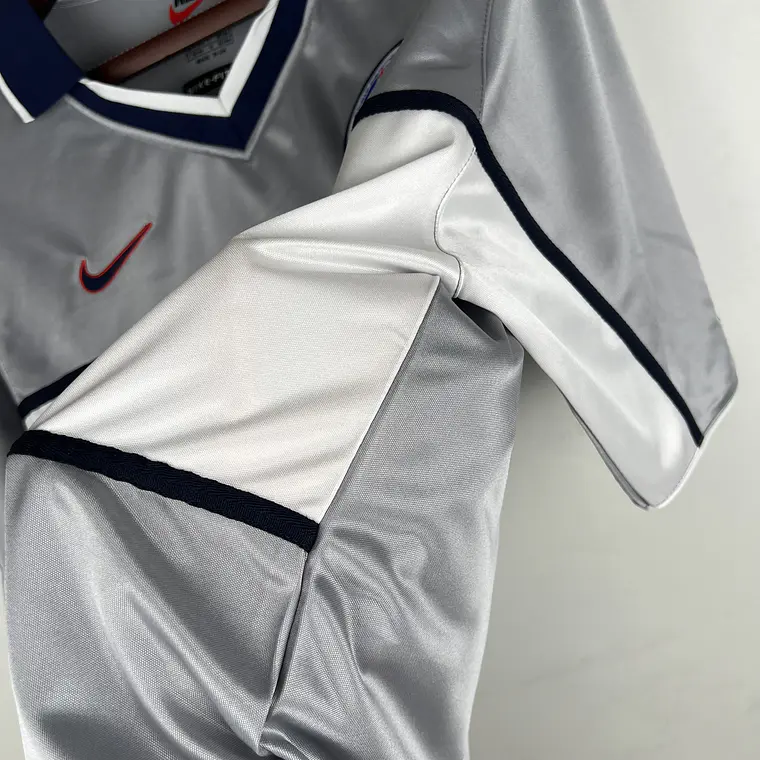 PSG Away 99/00 7